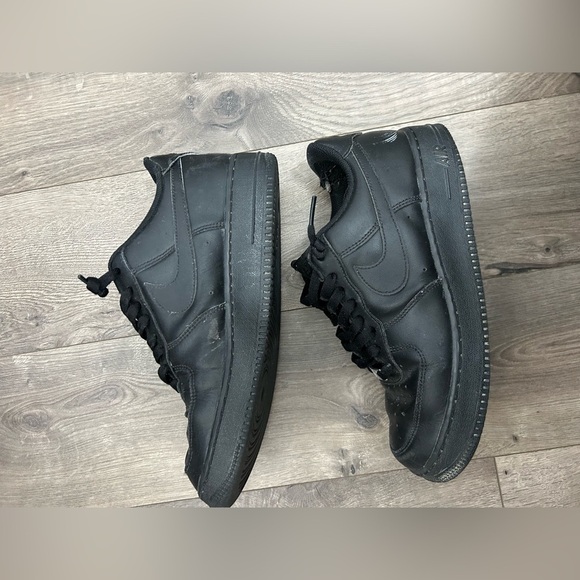 Men’s Nike Air Force 1 - Picture 3 of 5
